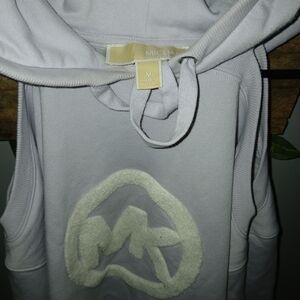 Michael Kors Med. Off-the-Shoulder Sweater in Lavendar and Cream